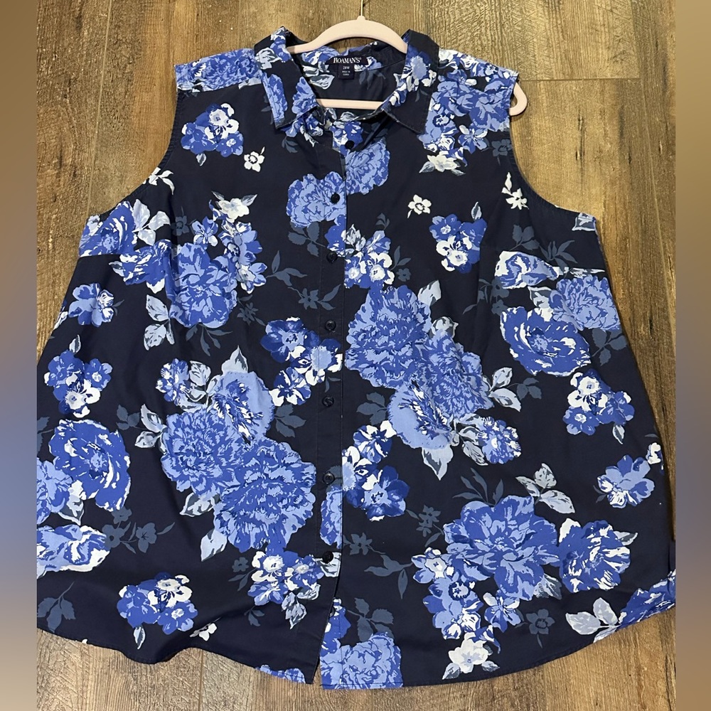 Roaman’s plus size sleeveless button down blouse